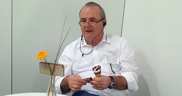 Rolf Lang, Gründer agorum, im Interview mit Eis, Smartphone und Blume. Dokumentenmanagement und Digital Toolkits im Fokus.
